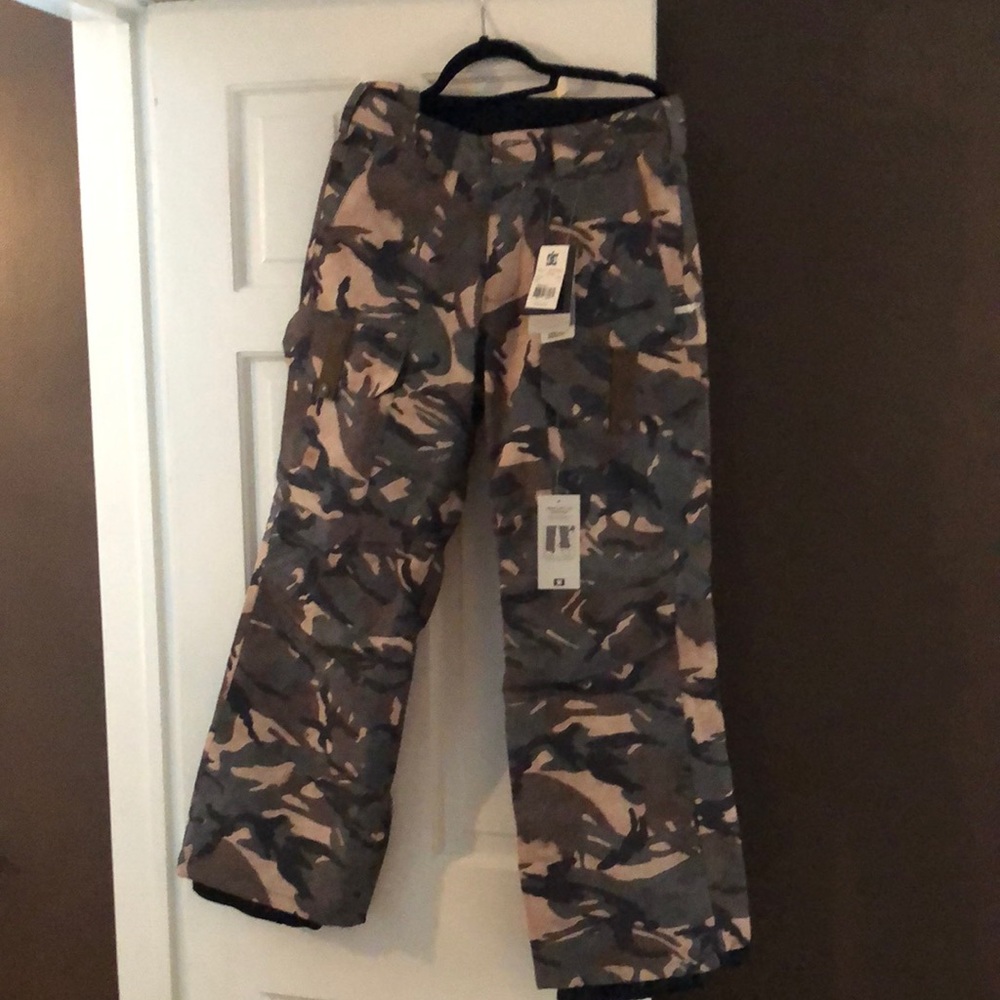 NWT Men’s DC snow board pants